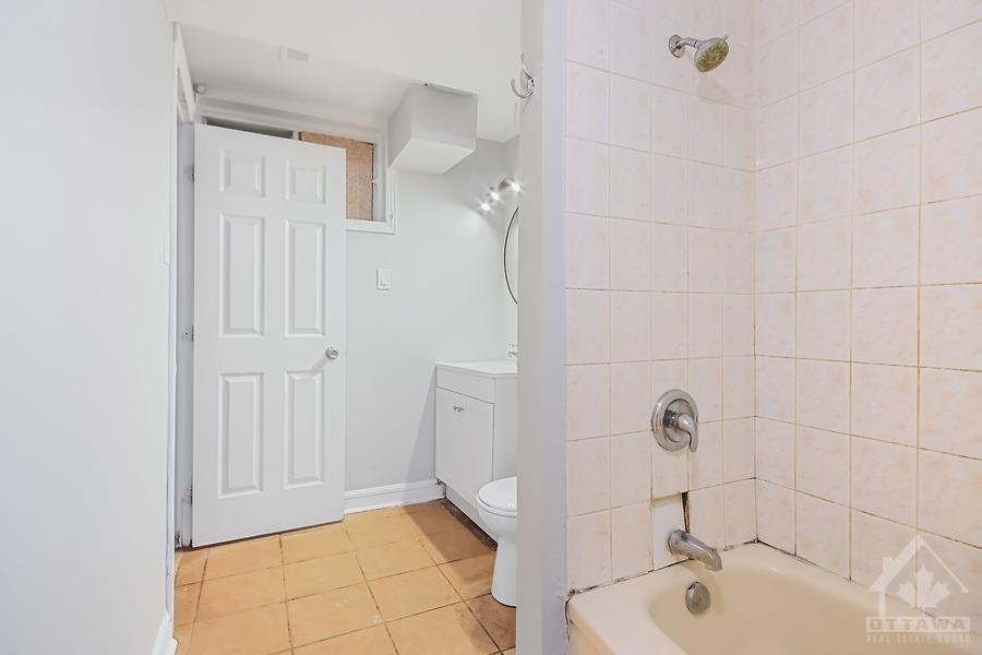 454 RIDEAU Road, #BASEMENT