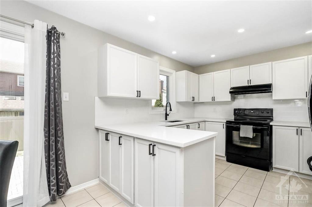 50 CLAUDET Crescent