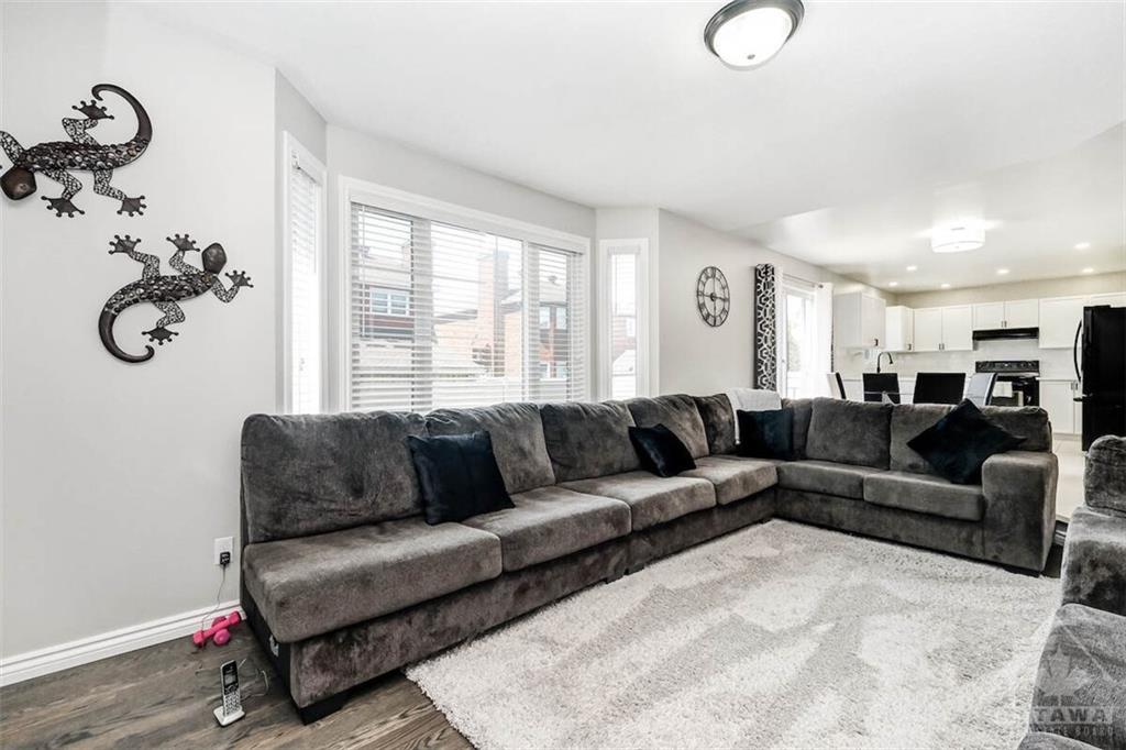 50 CLAUDET Crescent