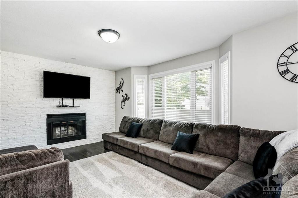 50 CLAUDET Crescent