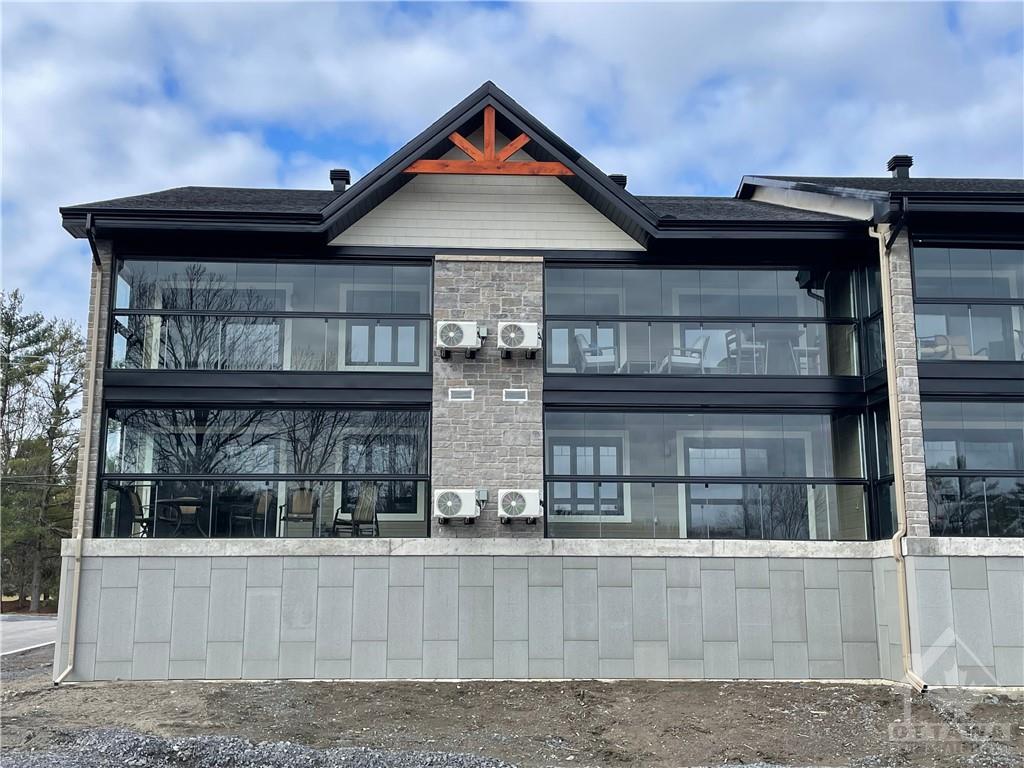 320 MONTEE OUTAOUAIS Street, #305