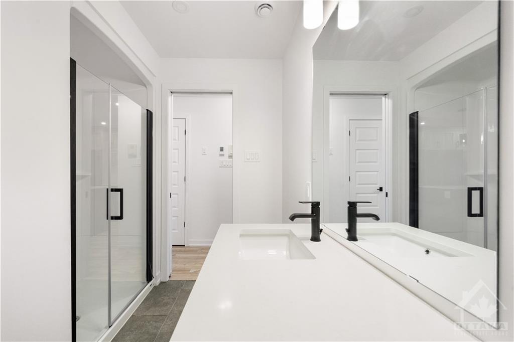 320 MONTEE OUTAOUAIS Street, #305