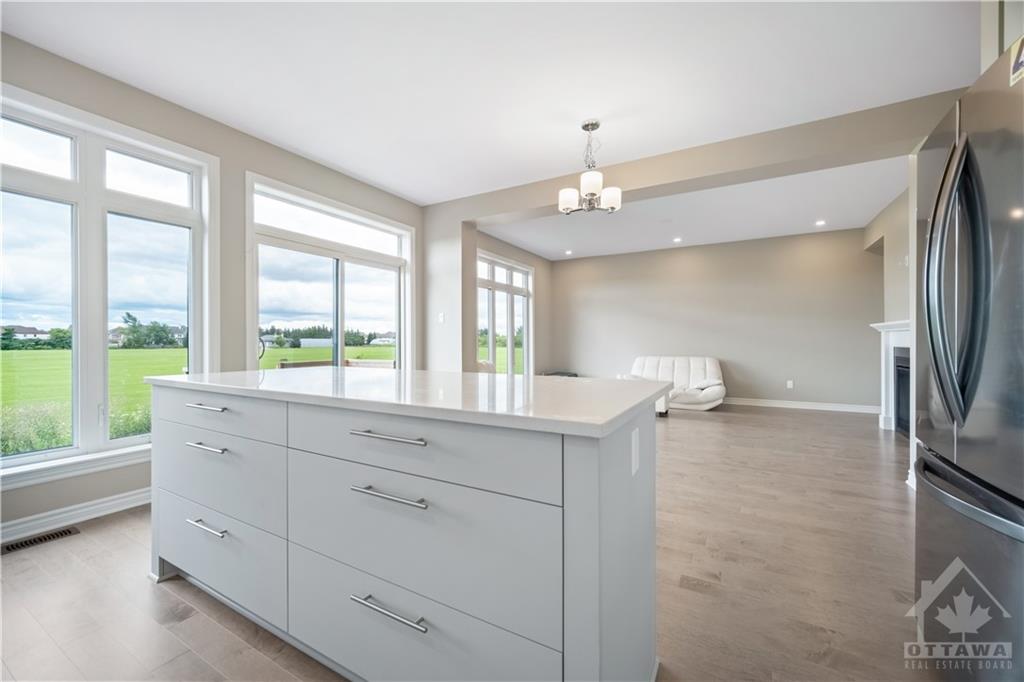 848 SNOWDROP Crescent