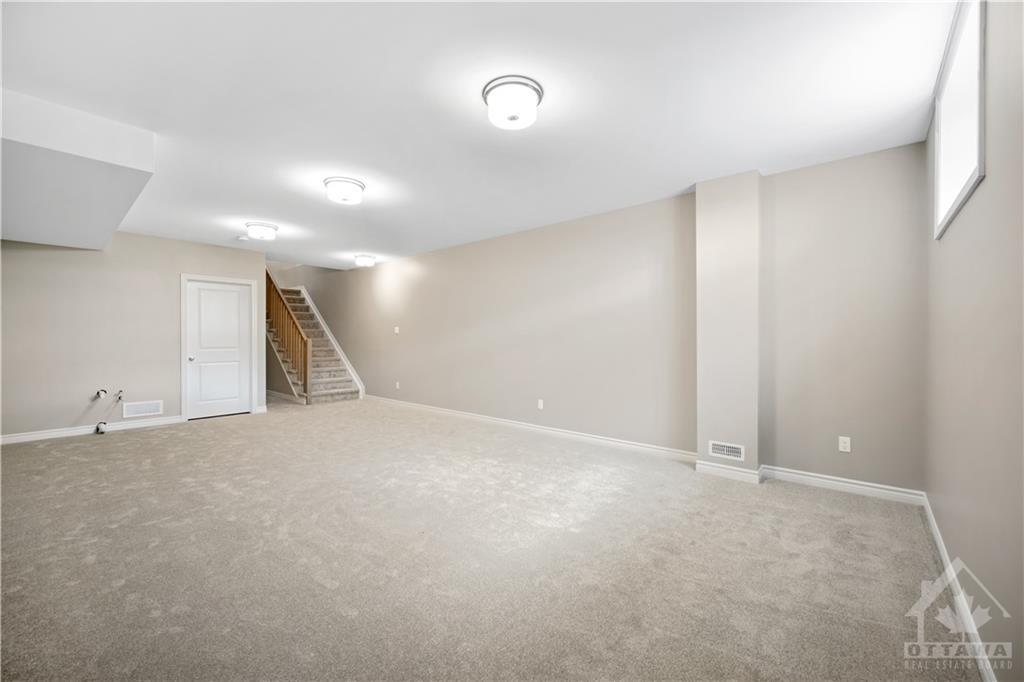 848 SNOWDROP Crescent