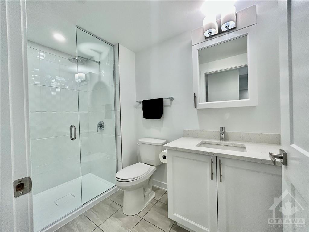 340 QUEEN Street, #602