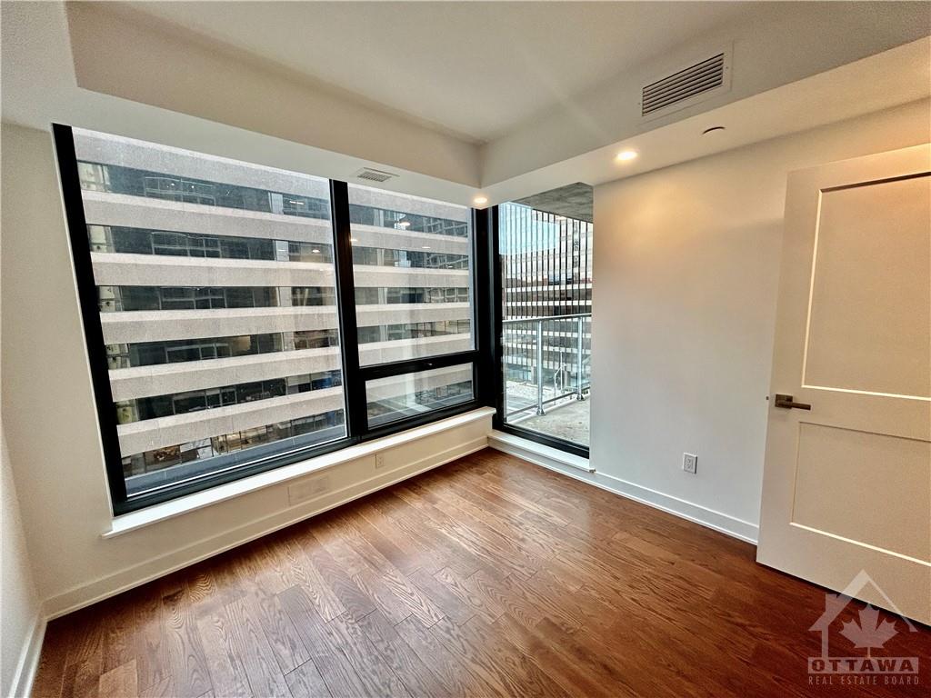 340 QUEEN Street, #602