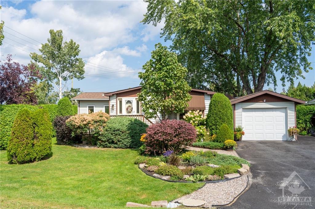 2 FRINGEWOOD Drive