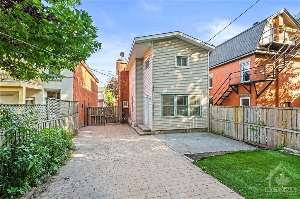 611 GILMOUR Street