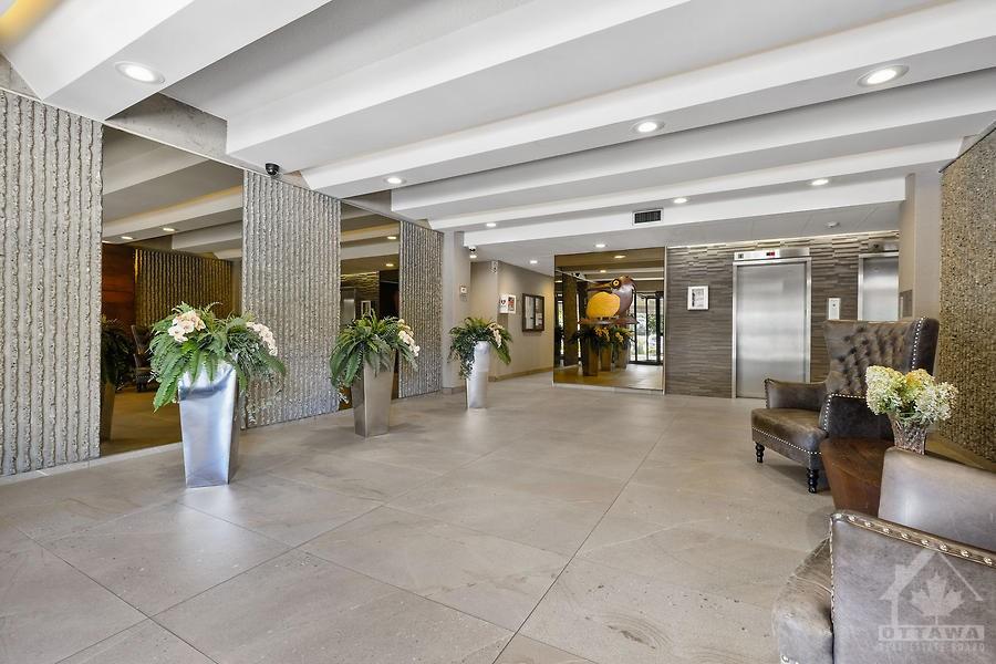 1195 RICHMOND Road N, #207
