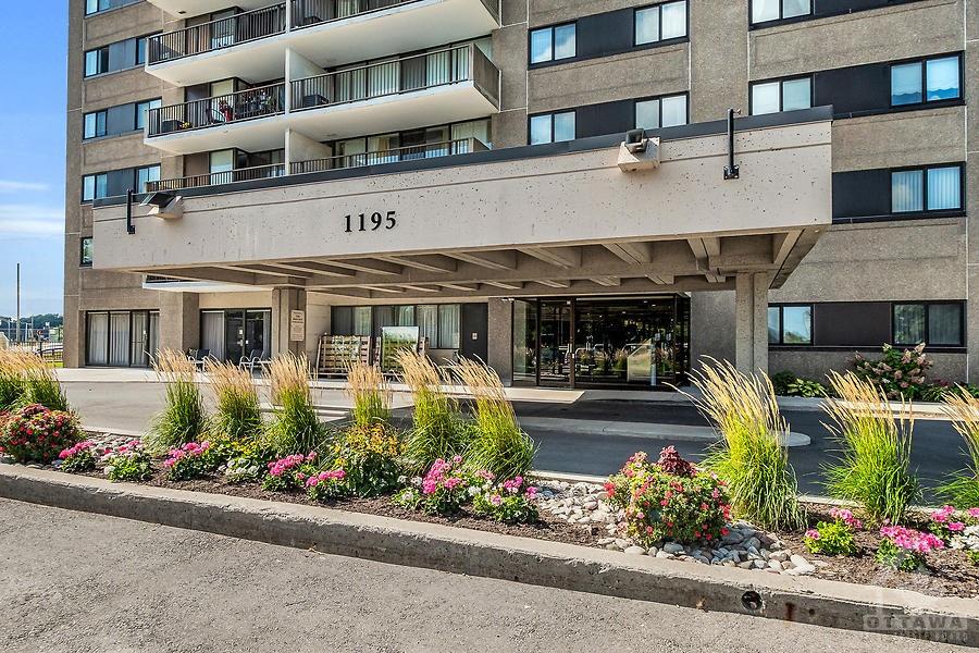1195 RICHMOND Road N, #207