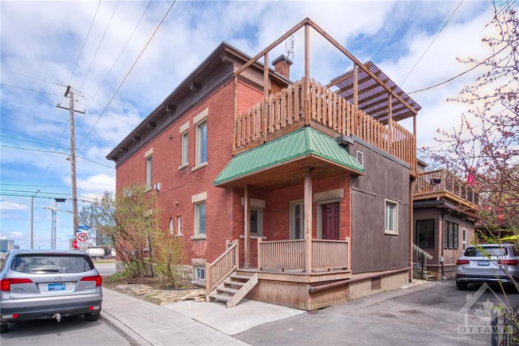 706 ALBERT Street, #2