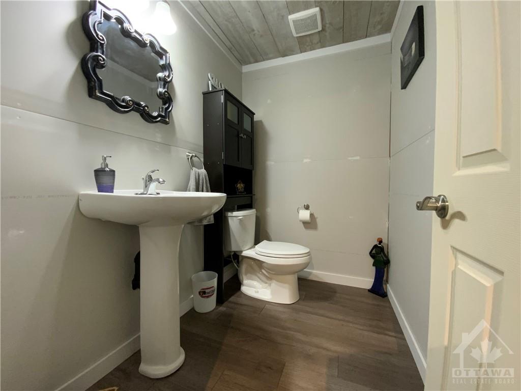 164 ONYX Crescent
