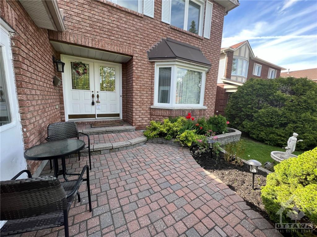 54 CLAUDET Crescent