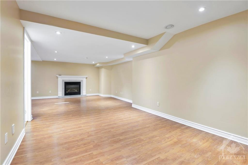 54 CLAUDET Crescent