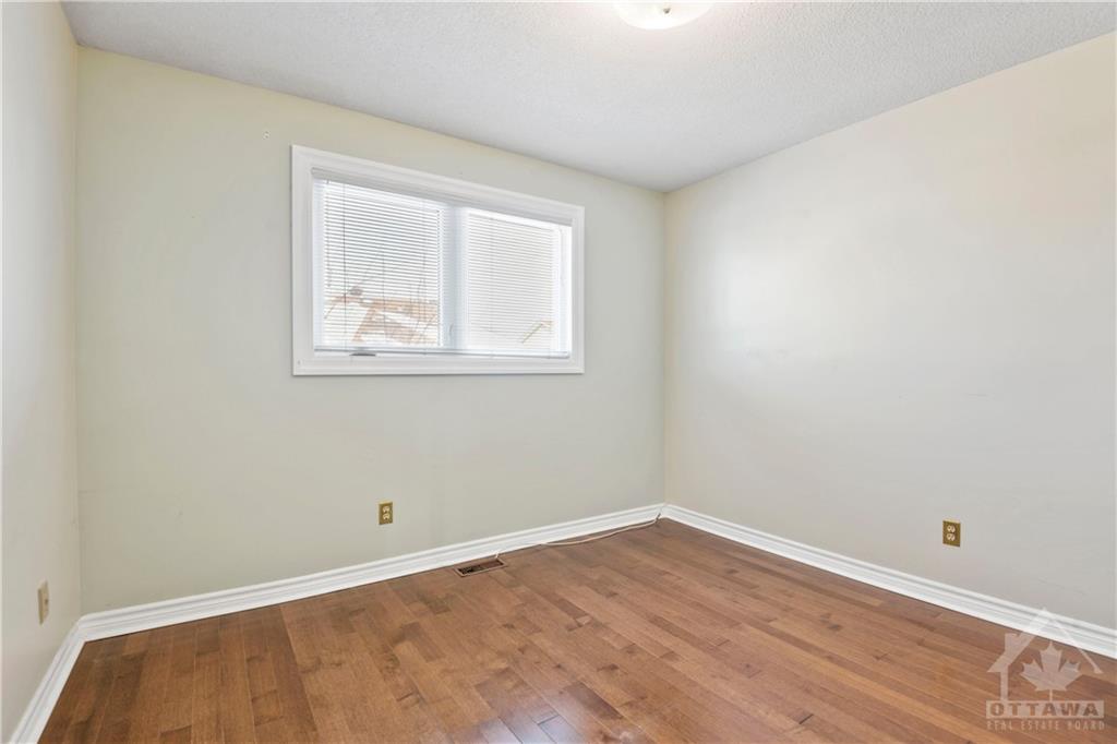 54 CLAUDET Crescent