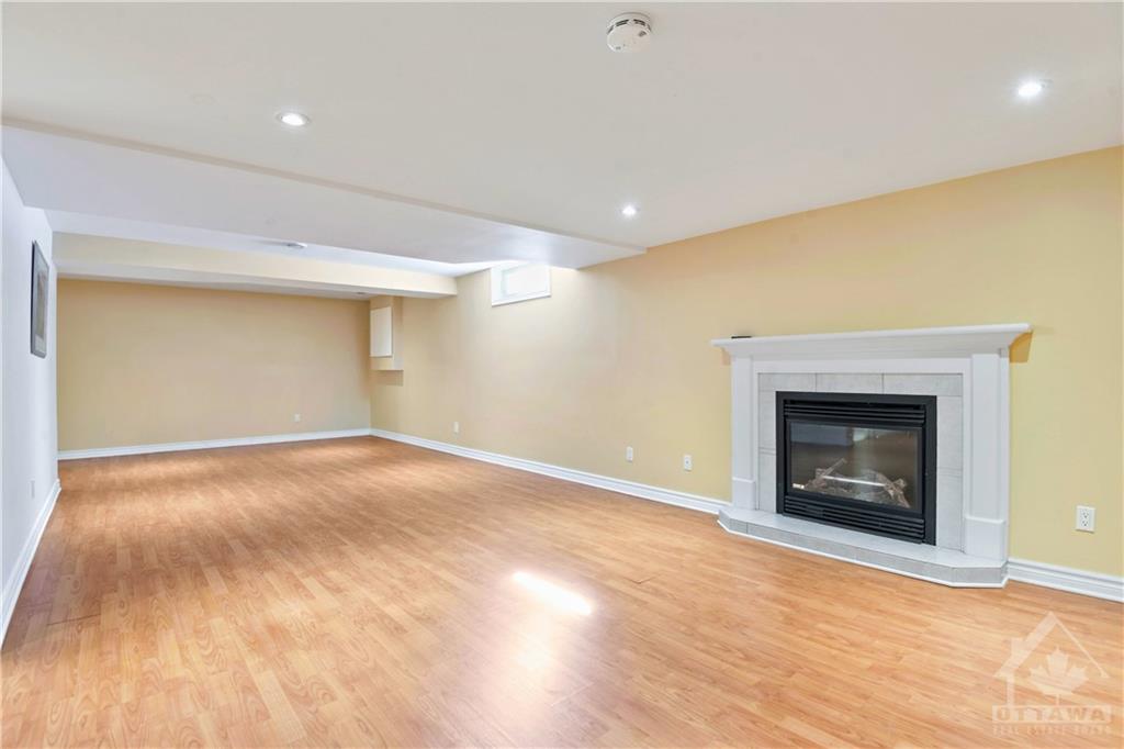 54 CLAUDET Crescent