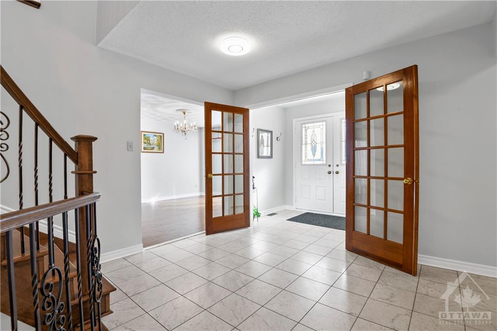 54 CLAUDET Crescent