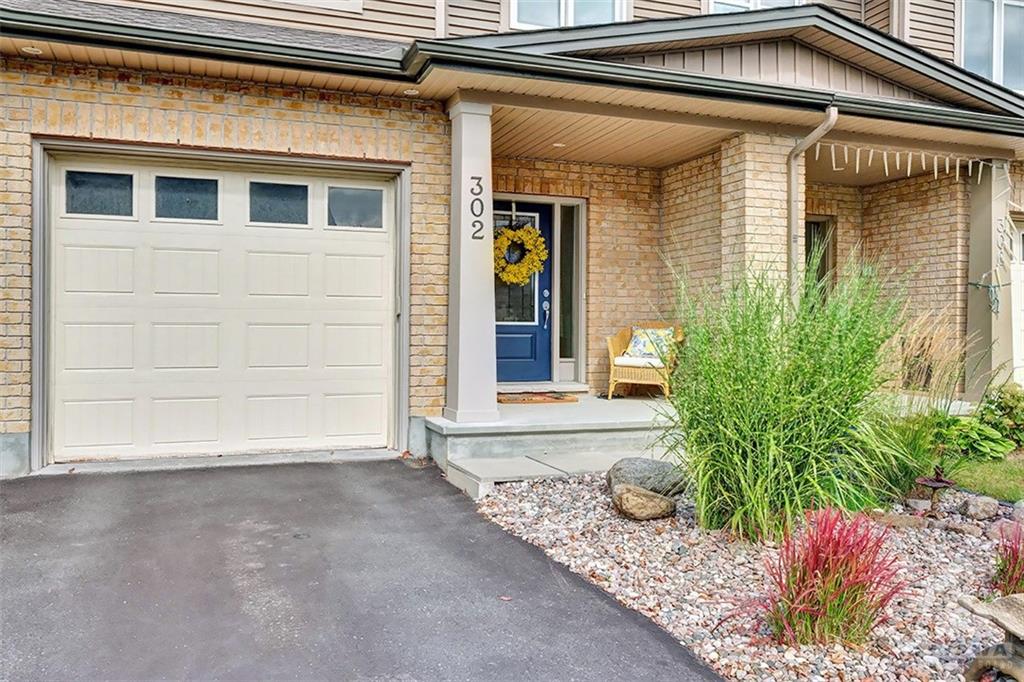 302 FERGUS Crescent