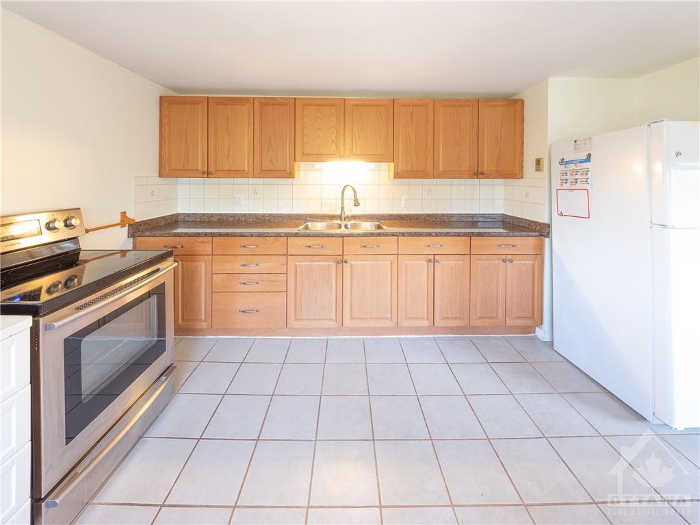 1025 COUNTY RD 44 Road