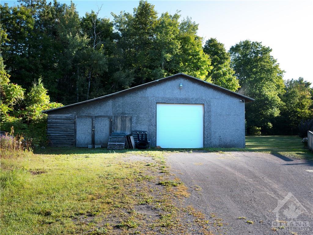 1025 COUNTY RD 44 Road