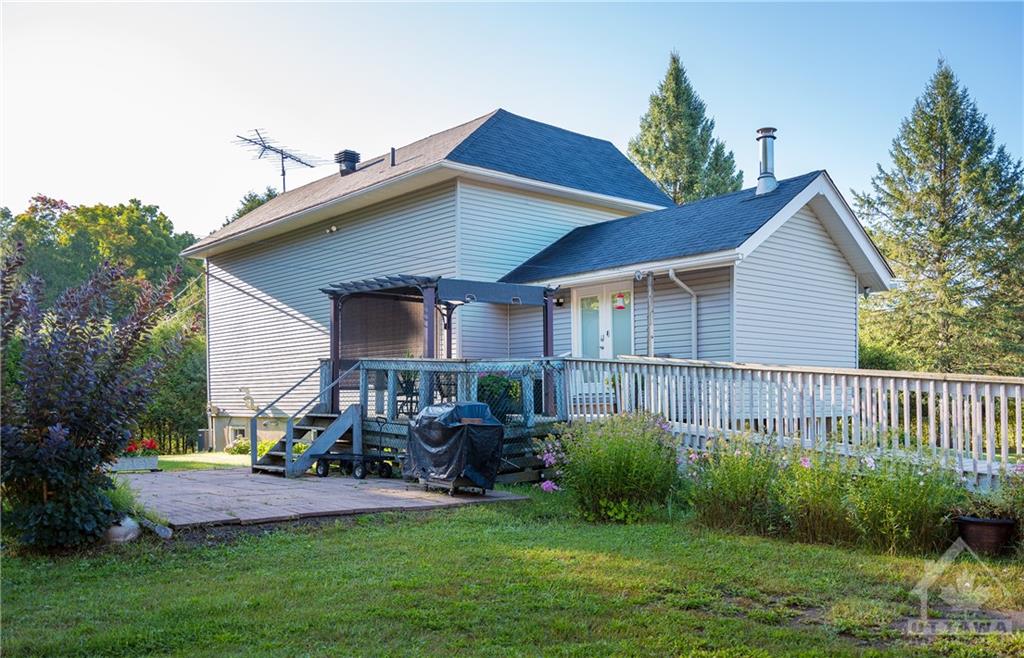 1025 COUNTY RD 44 Road