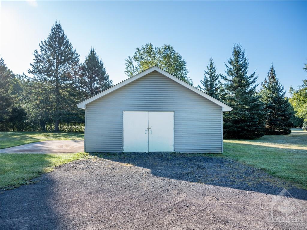 1025 COUNTY RD 44 Road