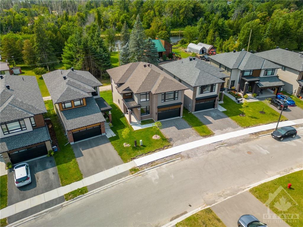 156 BRISTOL Crescent