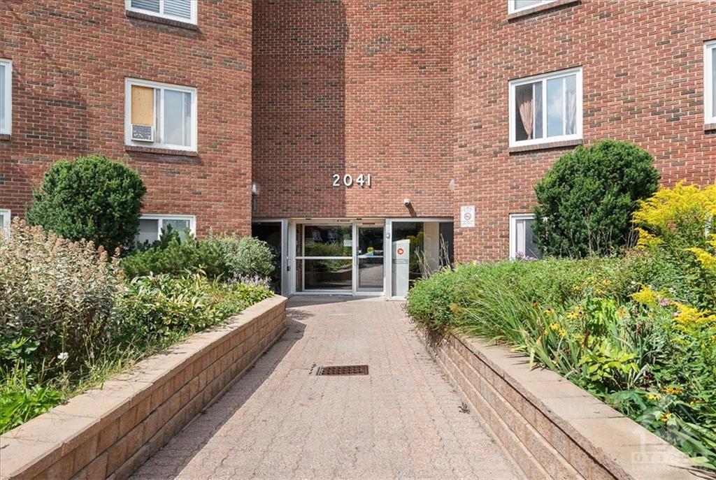 2041 ARROWSMITH Drive, #101B