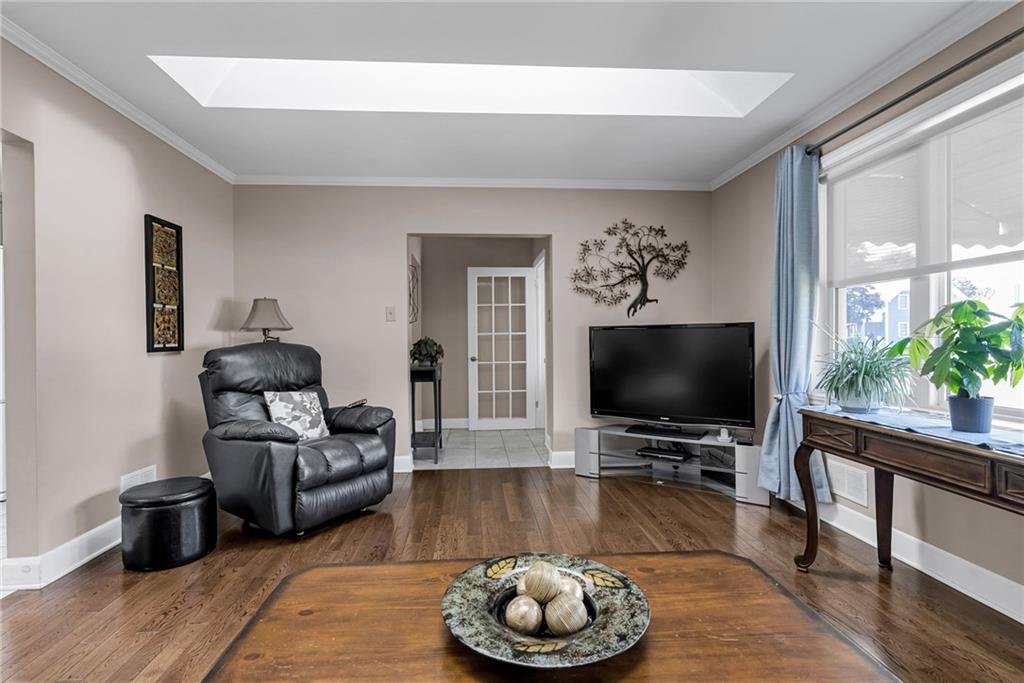 38 BETHUNE Avenue