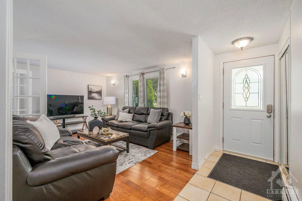 349 WARDEN Avenue