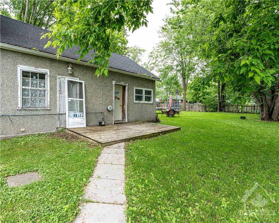 6609 & 6613 FOURTH LINE Road