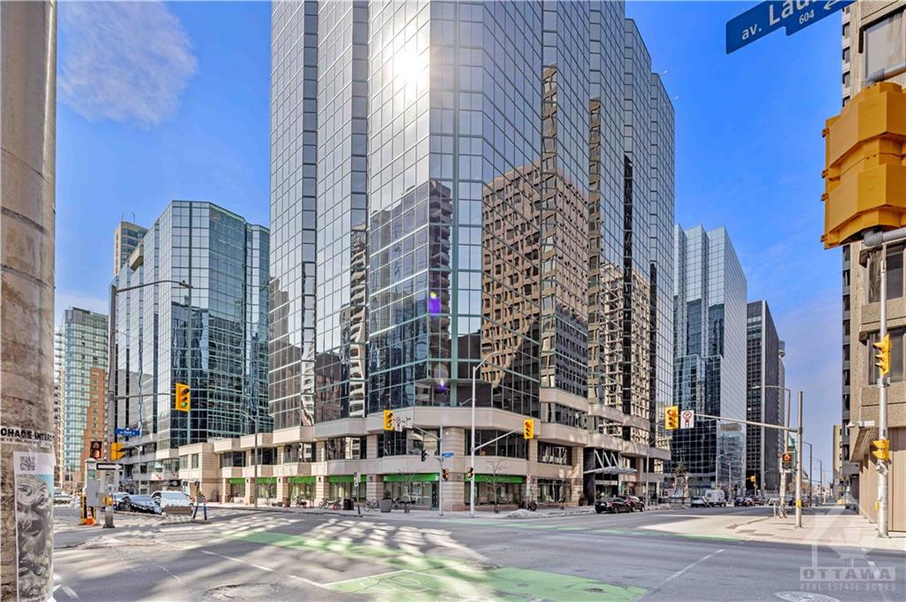 407 LAURIER Avenue W, #15