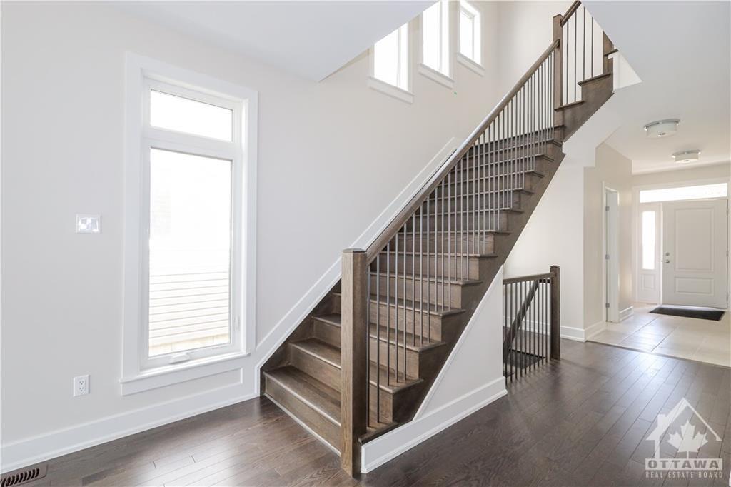 632 MOONFLOWER Crescent