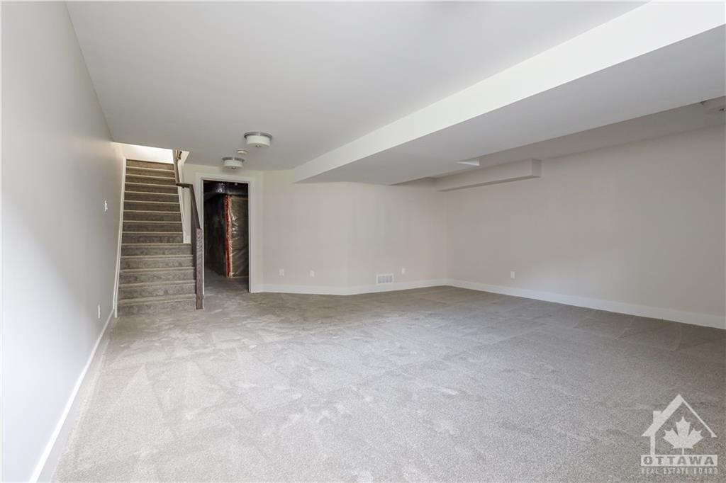 632 MOONFLOWER Crescent