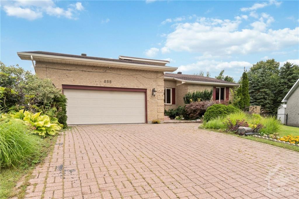888 KENYON Crescent