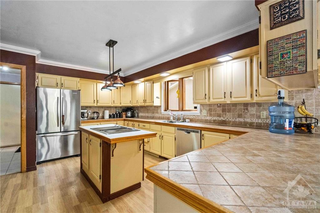 888 KENYON Crescent