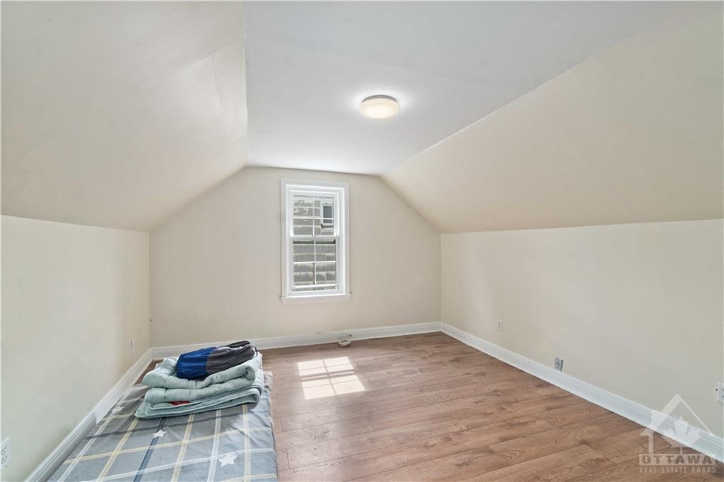 412 CARLETON Street