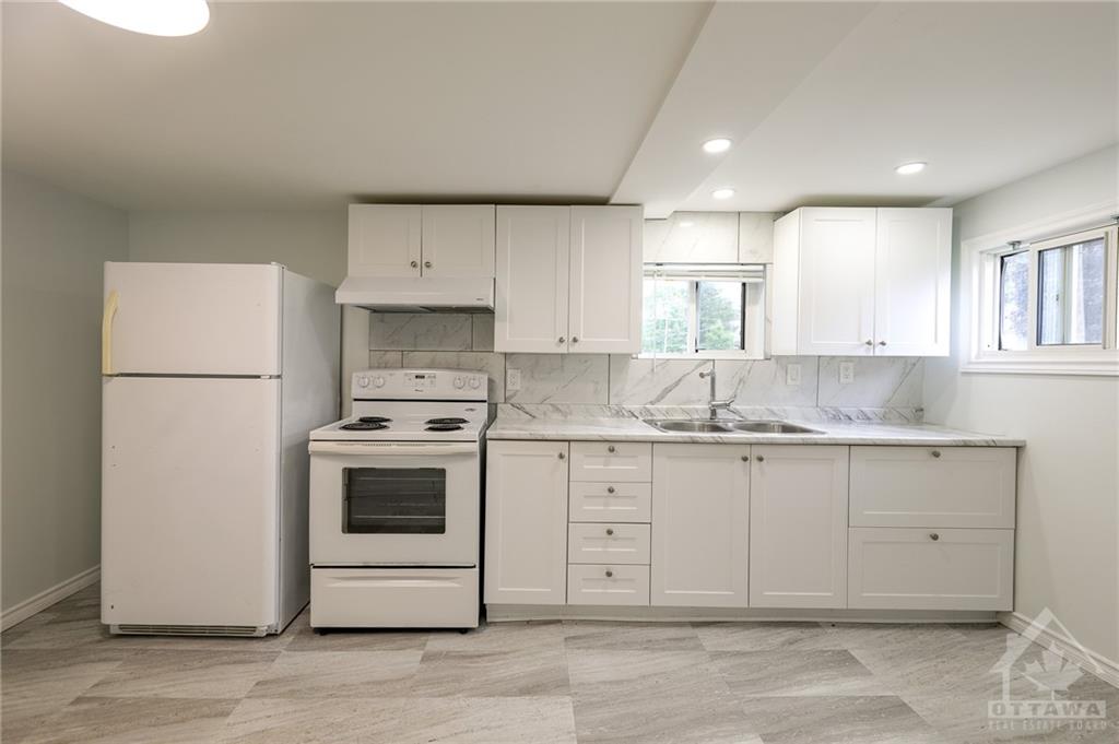 201 GEORGE Street E