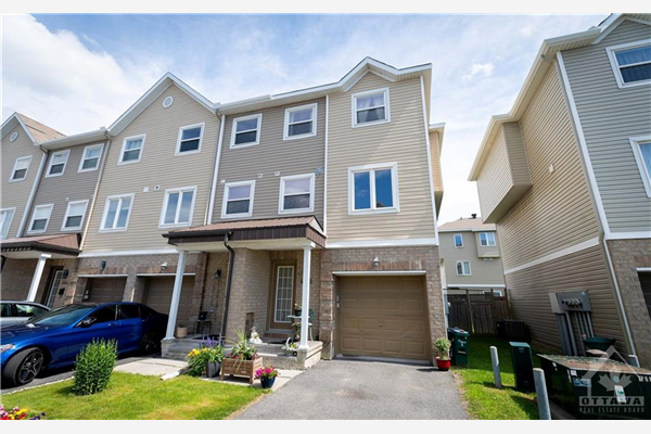 448 SADAR Private, Ottawa