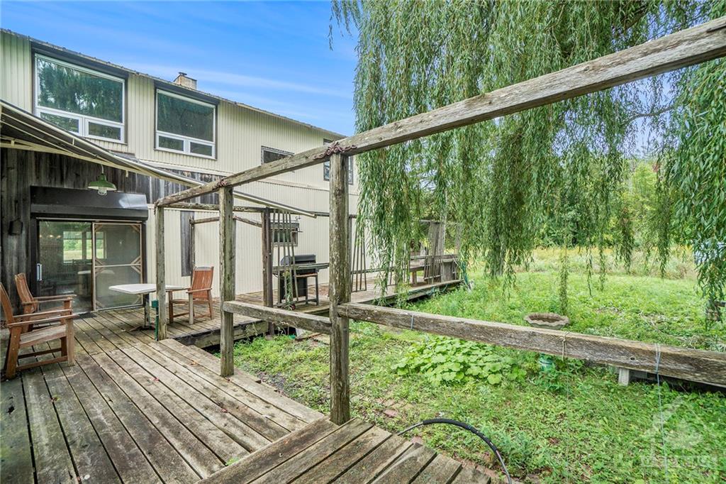 1621 ROGER STEVENS Drive