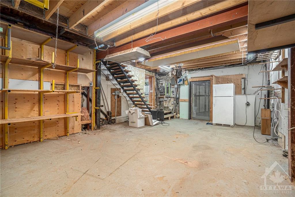 1621 ROGER STEVENS Drive