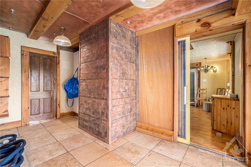 1621 ROGER STEVENS Drive