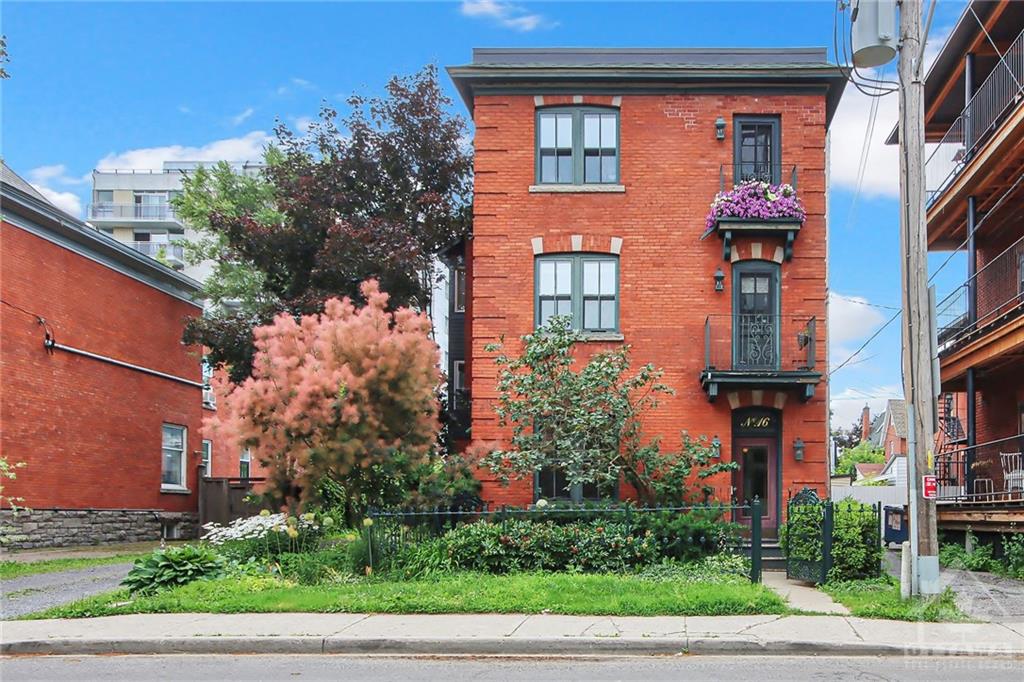 16 SWEETLAND Avenue, #1