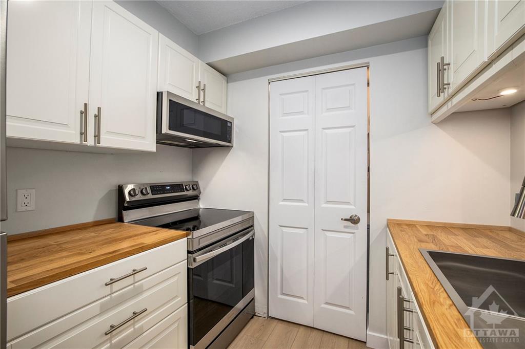 199 KENT Street, #1002