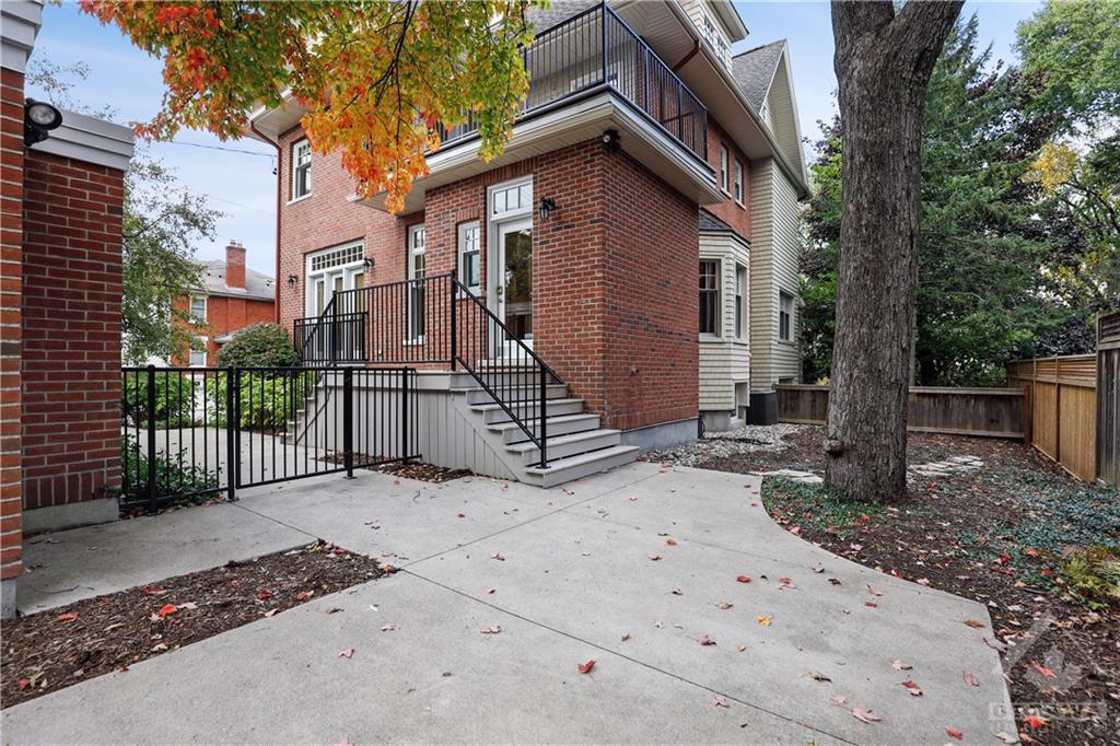 268 CLEMOW Avenue