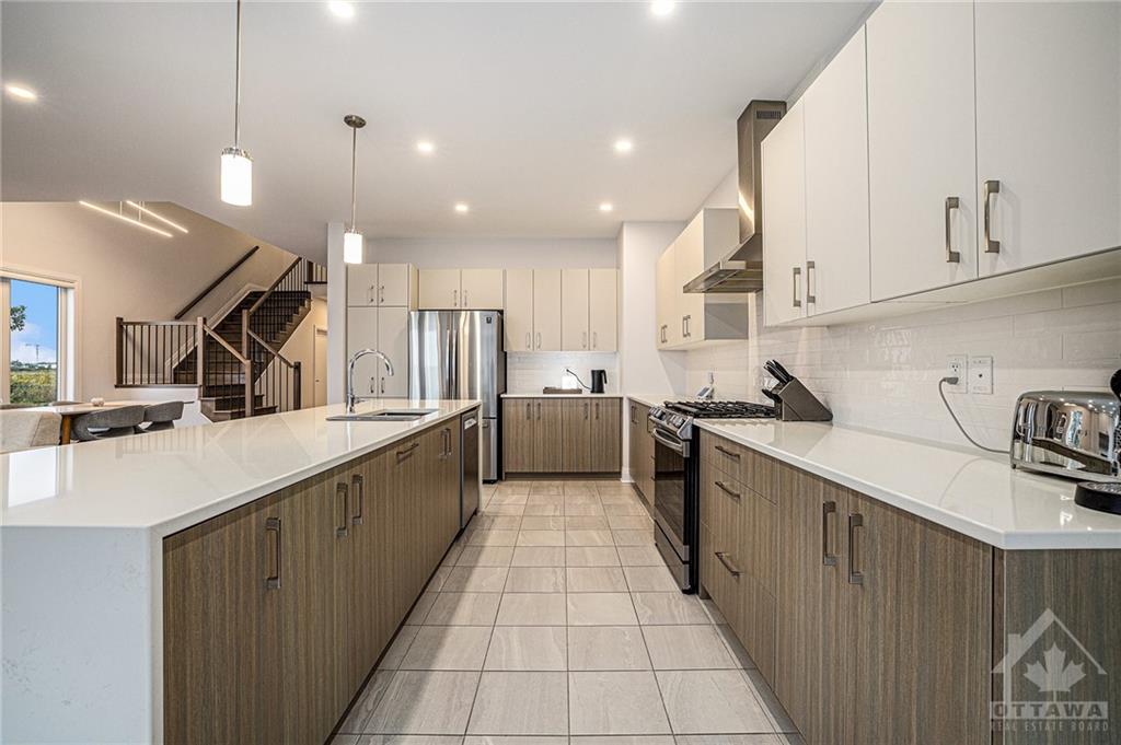577 HONEYLOCUST Avenue