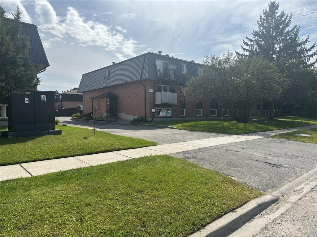 825 MACODRUM Drive, #8