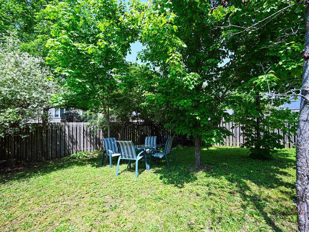 16 REGENCY Place