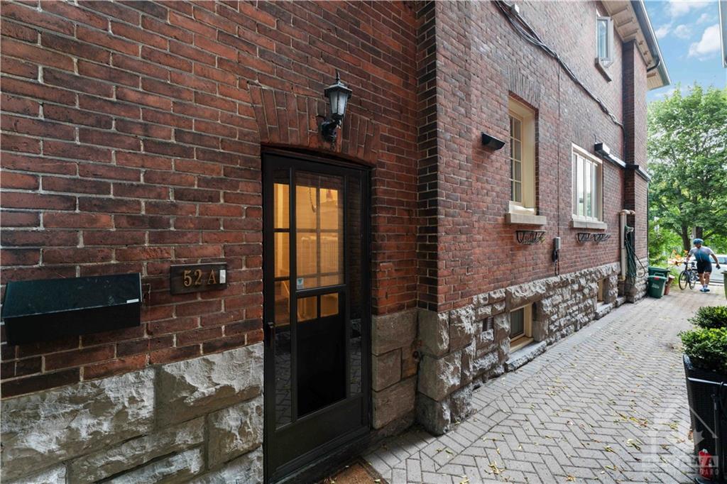 52 GLEBE Avenue