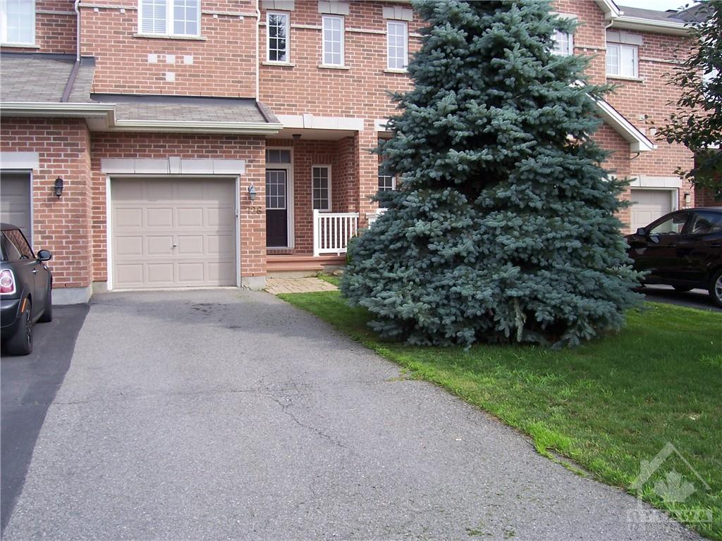 726 BOWERCREST Crescent